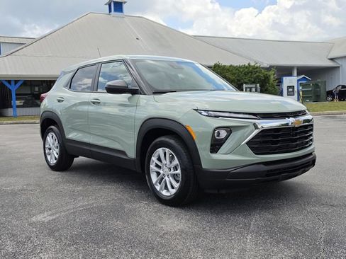 New 2026 Chevrolet TrailBlazer LS w/ LS Convenience Package FWD image 2