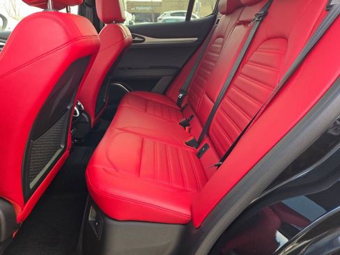 Used 2023 Alfa Romeo Stelvio Veloce image 18