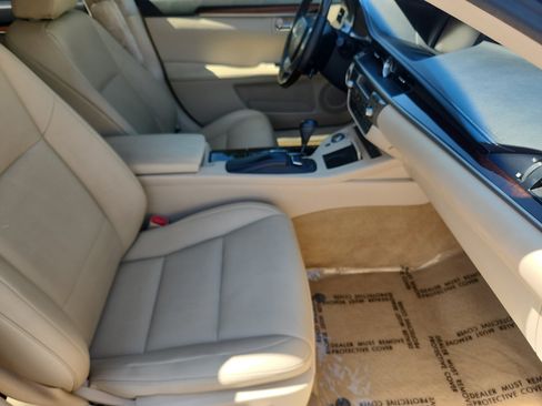 Used 2013 Lexus ES 350 w/ Premium Pkg FWD image 19