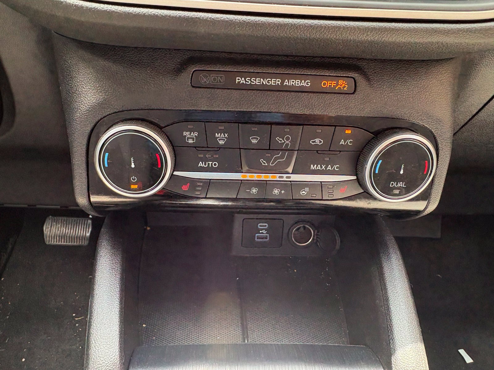 Used 2022 Ford Escape SE w/ SE Sport Appearance Package AWD/4WD image 44