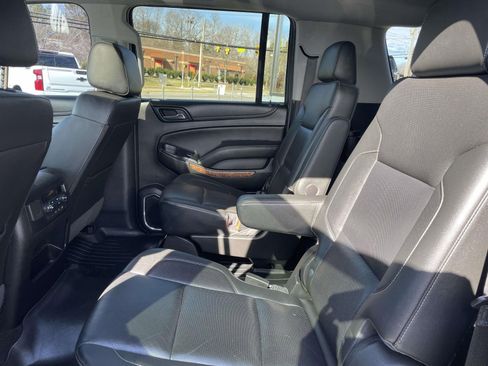 Used 2018 Chevrolet Suburban Premier image 21