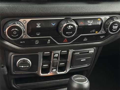 Used 2024 Jeep Gladiator Sport image 26