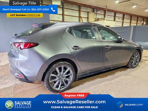 Used 2019 MAZDA MAZDA3 Hatchback w/ Preferred Package FWD image 4