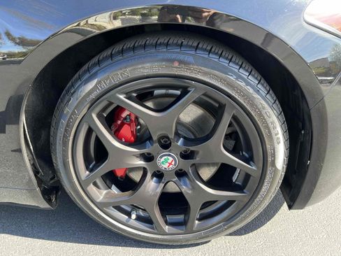 Used 2019 Alfa Romeo Giulia image 71
