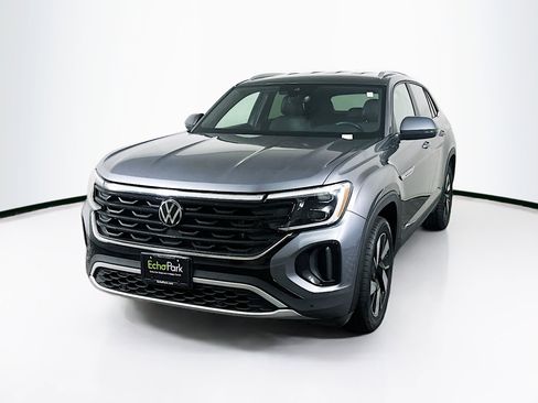 Used 2024 Volkswagen Atlas Cross Sport SE AWD/4WD image 3