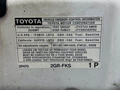 Used 2018 Toyota Tacoma TRD Off-Road w/ Technology Package AWD/4WD image 19