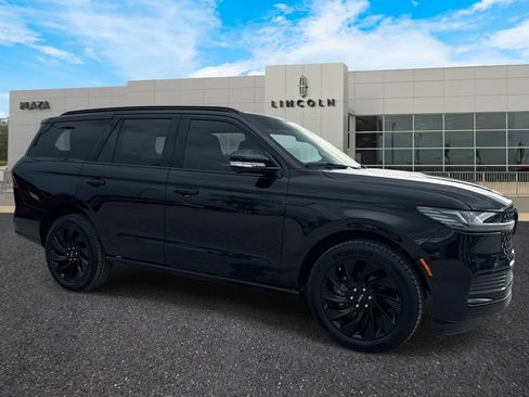 New 2026 Lincoln Navigator Reserve w/ Jet Appearance Package AWD/4WD image 1