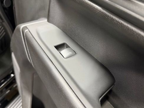 Used 2025 Chevrolet Silverado 1500 Custom image 27