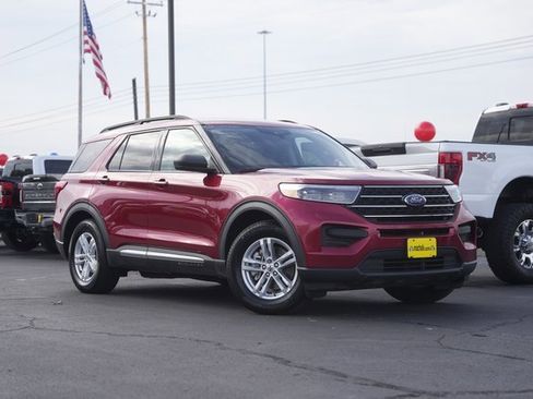 Certified 2021 Ford Explorer XLT image 2
