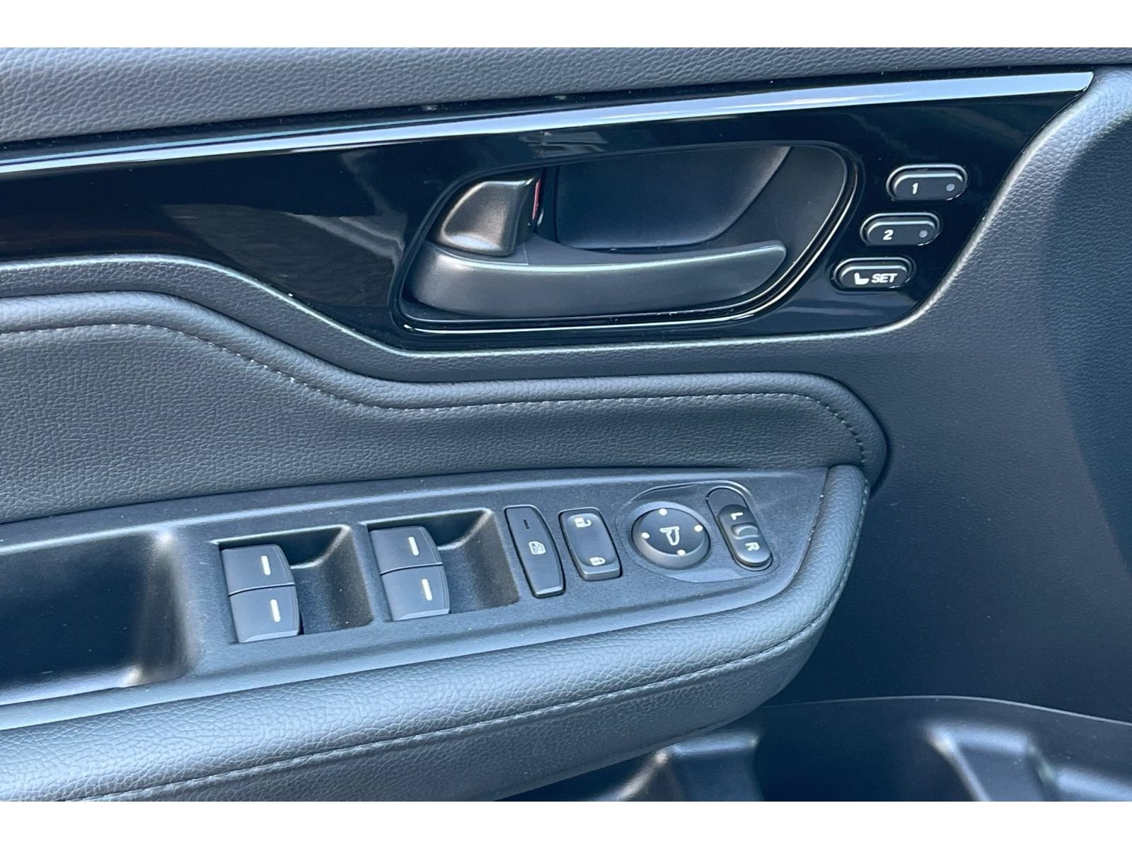 Certified 2025 Honda Odyssey Touring image 12