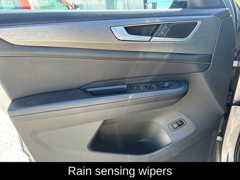 Used 2024 Volkswagen Atlas Cross Sport SE image 12