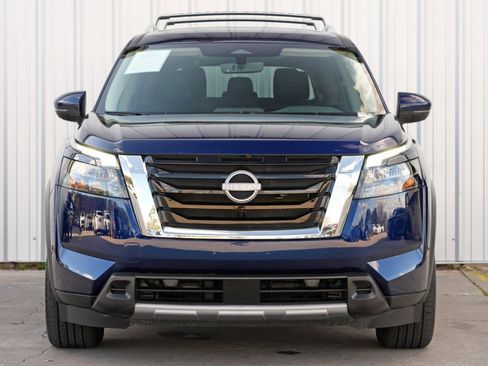 Used 2025 Nissan Pathfinder SL image 5