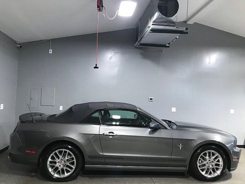 Used 2013 Ford Mustang Premium w/ Electronics Pkg RWD image 4