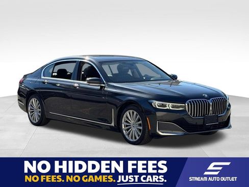 Used 2022 BMW 740i xDrive AWD/4WD image 1