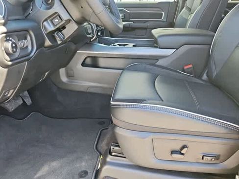New 2026 RAM 2500 Laramie AWD/4WD image 16