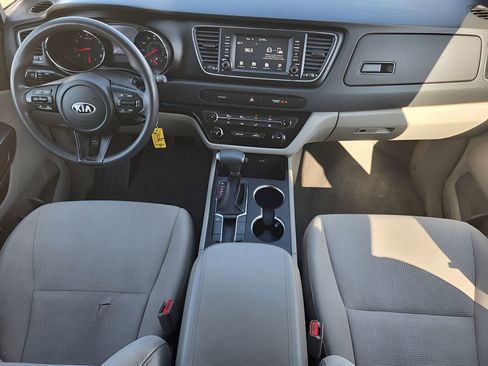 Used 2021 Kia Sedona LX image 22