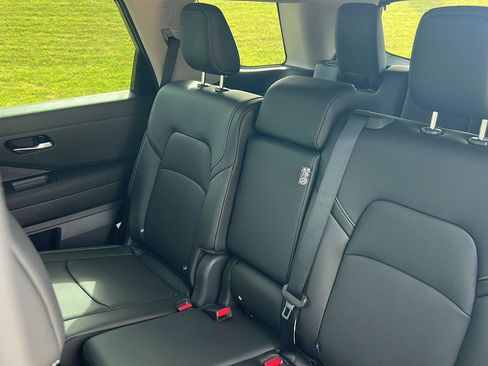 New 2026 Nissan Pathfinder SL w/ Cargo Package FWD image 32