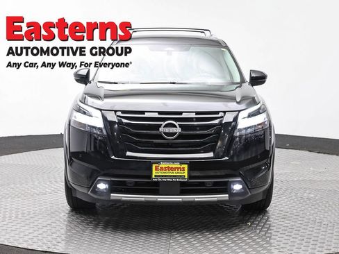 Used 2023 Nissan Pathfinder SL w/ Lighting Package (N92) AWD/4WD image 2