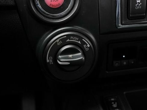 Used 2019 Nissan Titan SV w/ SV Convenience Package AWD/4WD image 43