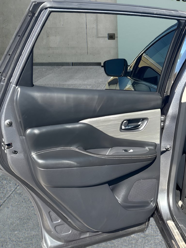 Used 2017 Nissan Murano Platinum w/ Platinum Technology Package FWD image 13