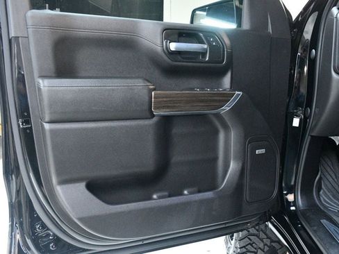 Used 2021 Chevrolet Silverado 1500 LT Trail Boss w/ Convenience Package II image 23