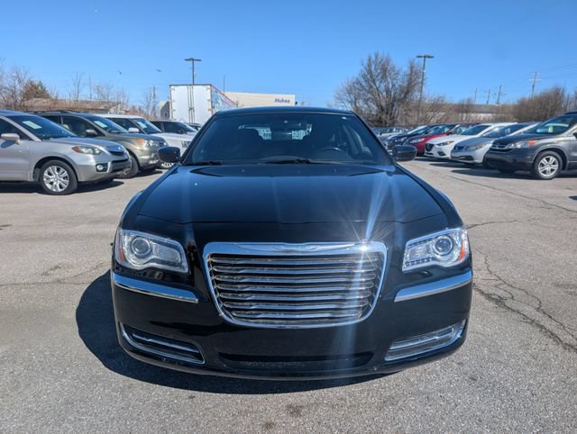 Used 2012 Chrysler 300 RWD image 2