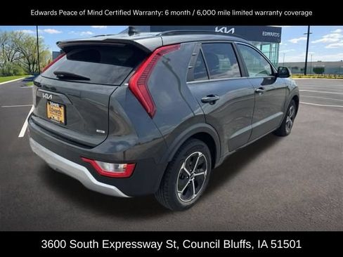 Used 2024 Kia Niro EX FWD image 3