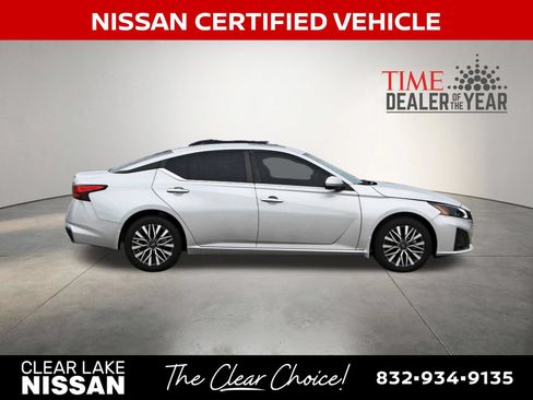 Certified 2023 Nissan Altima 2.5 SV w/ SV Premium Package AWD/4WD image 9