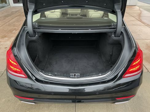 Used 2017 Mercedes-Benz S 550 4MATIC Sedan image 24