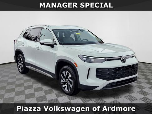 Certified 2025 Volkswagen Tiguan S AWD/4WD image 1