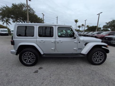 Used 2024 Jeep Wrangler High Altitude AWD/4WD image 4