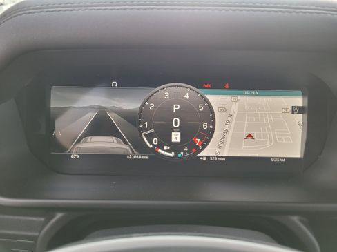 Used 2024 Land Rover Defender 110 S image 27