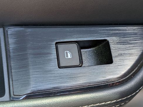 Used 2024 Nissan Rogue SV AWD/4WD image 28