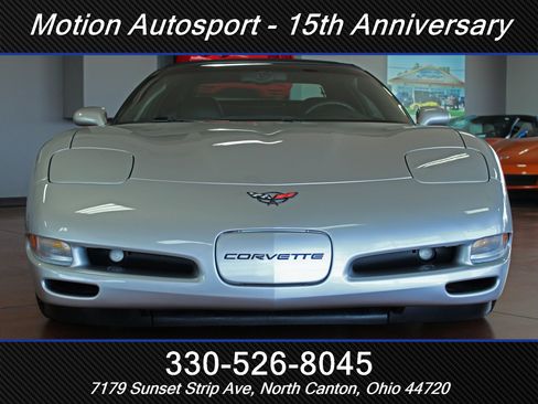 Used 2004 Chevrolet Corvette Convertible w/ Preferred Equipment Group RWD image 3