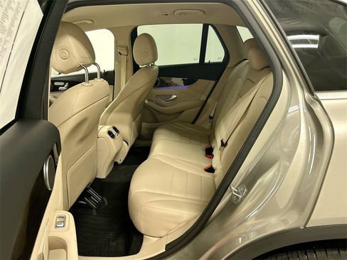 Used 2020 Mercedes-Benz GLC 300 4MATIC image 19