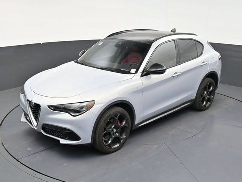 Used 2024 Alfa Romeo Stelvio Ti w/ Performance Driving Package AWD/4WD image 12