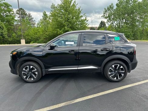 Used 2026 Nissan Kicks SV w/ SV Premium Package AWD/4WD image 6