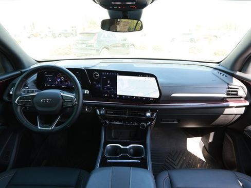 Used 2024 Chevrolet Traverse Z71 image 31