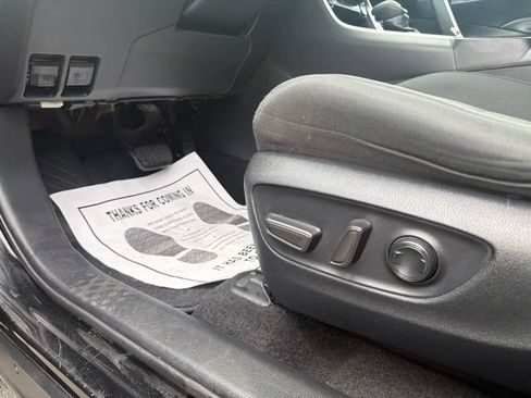Used 2021 Toyota RAV4 XLE AWD/4WD image 26