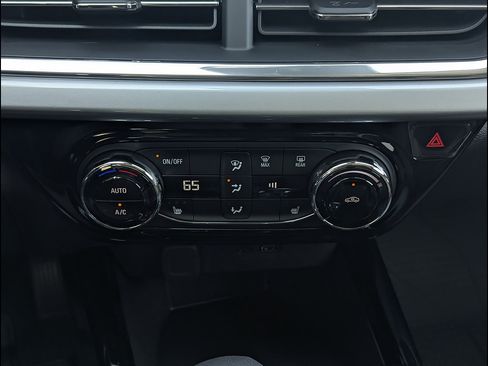 New 2026 Chevrolet Trax LT w/ Driver Confidence Package FWD image 24