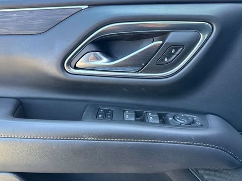Used 2022 Chevrolet Suburban LT AWD/4WD image 11