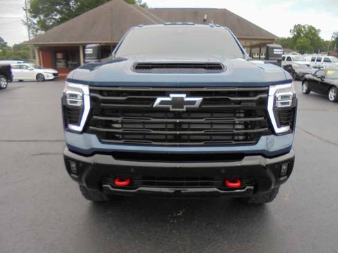 Used 2025 Chevrolet Silverado 2500 LTZ w/ Trail Boss Package AWD/4WD image 3