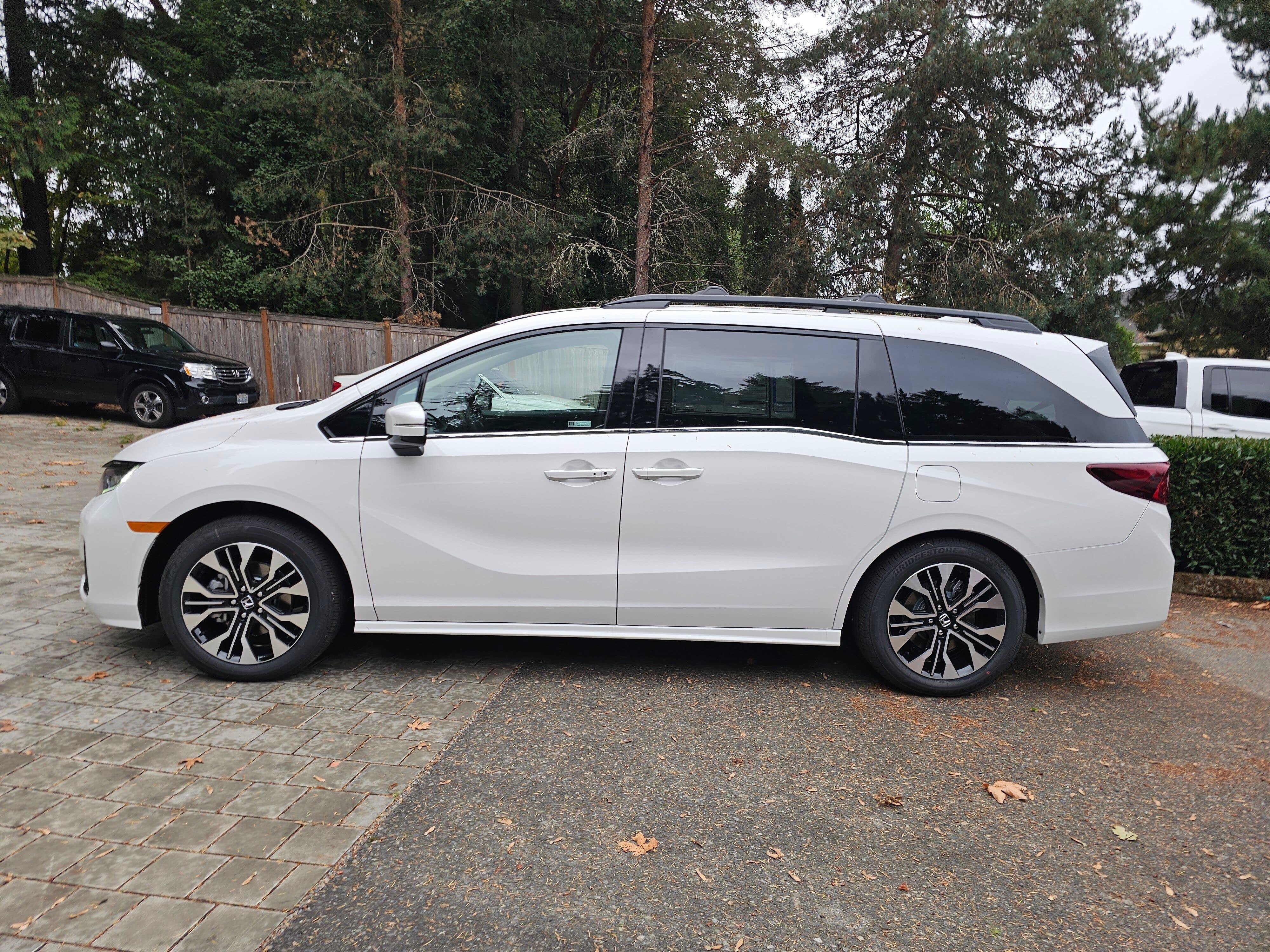 New 2026 Honda Odyssey Elite image 4