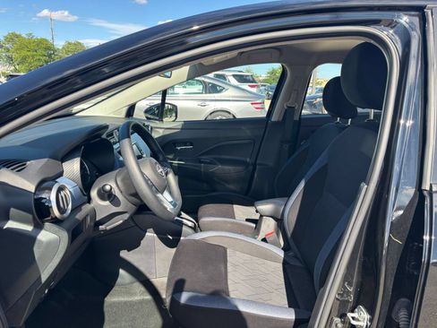 Used 2025 Nissan Versa SV FWD image 24
