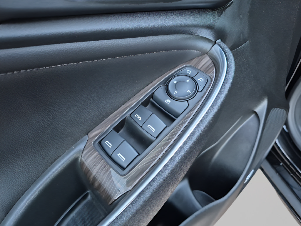 Used 2023 Chevrolet Malibu LT w/ Midnight Edition FWD image 17