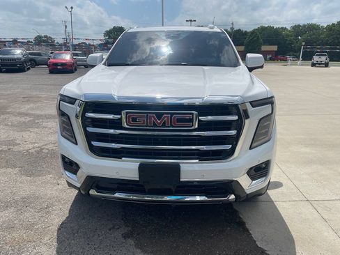 Used 2025 GMC Yukon Elevation AWD/4WD image 3