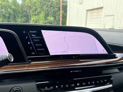 Used 2023 Cadillac Escalade Premium Luxury image 27