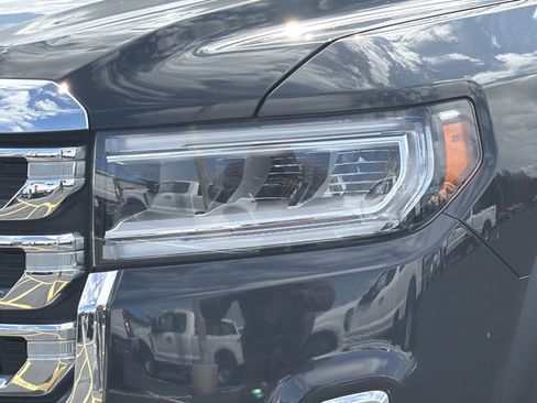 Used 2020 GMC Acadia SLT w/ Driver Alert Package II image 36