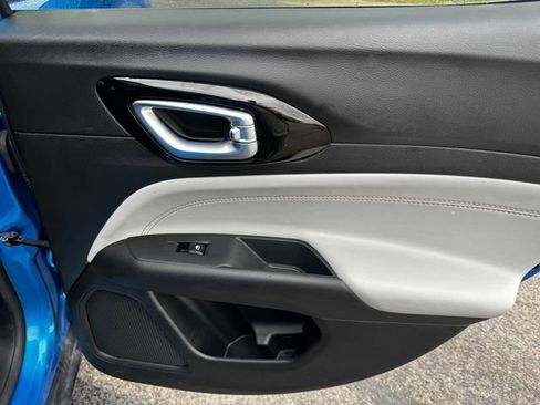 Certified 2025 Jeep Compass Limited image 15