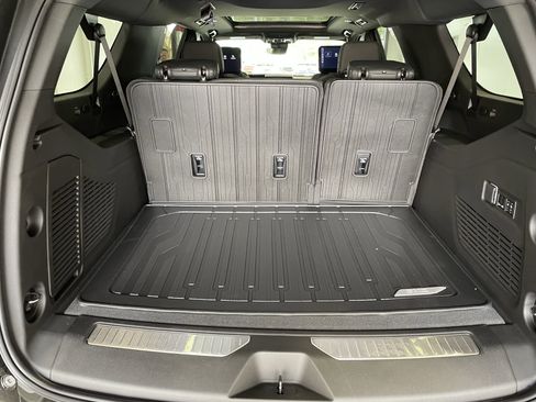 New 2026 GMC Yukon XL Denali w/ Denali Reserve Package image 8